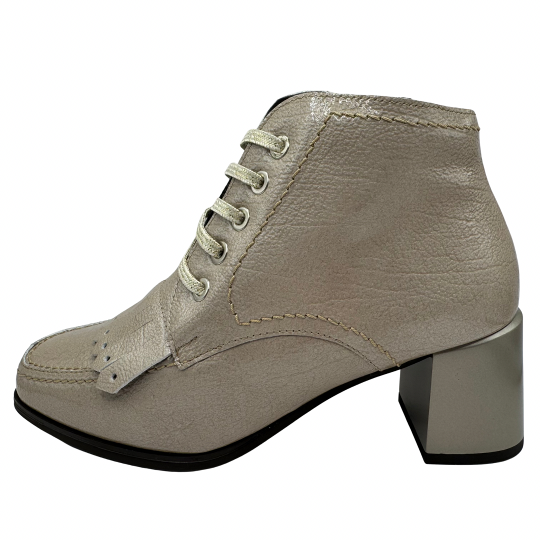 Pitillos Beige Patent Heeled Boots with Side Zip