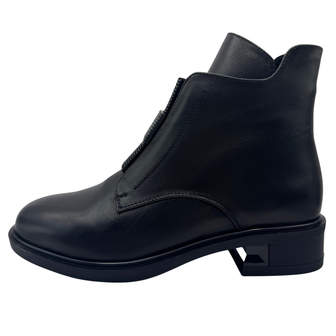 Loretta Vitale Black Boots with Diamnte Detail