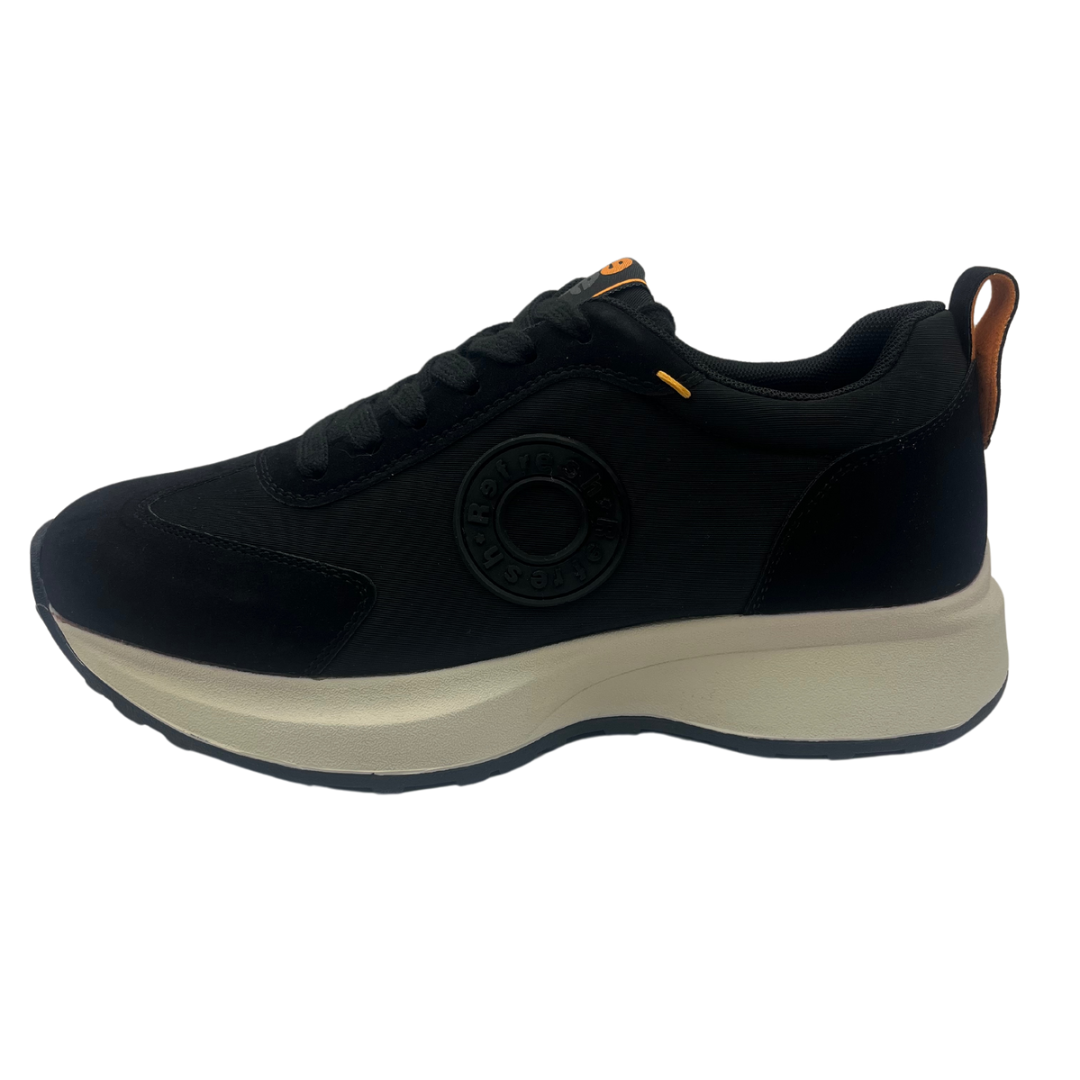 Refresh Black Wedged Trainer