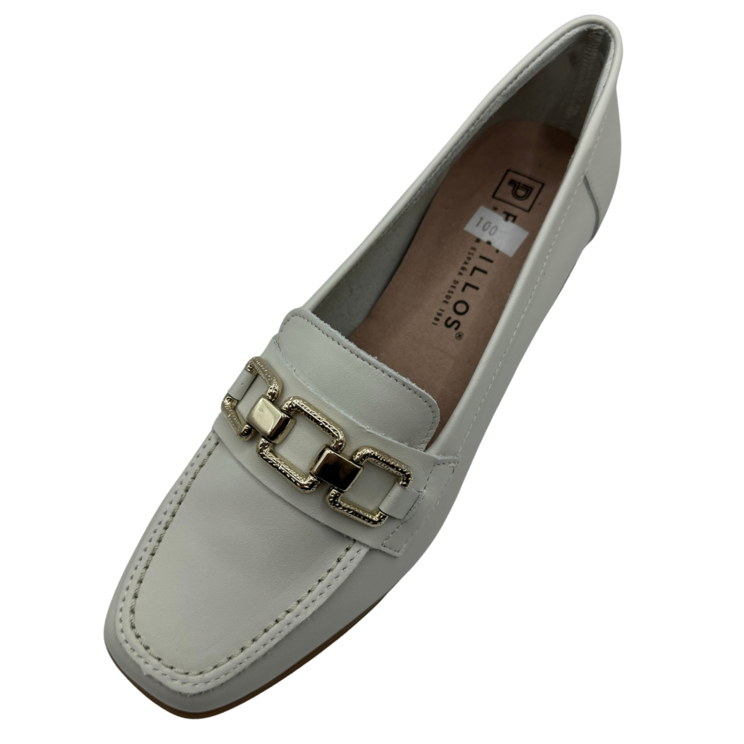 Pitillos Cream Leather Loafers with Gold Chain