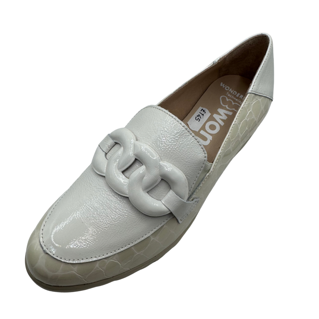 Wonders Cream &amp; White Loafers