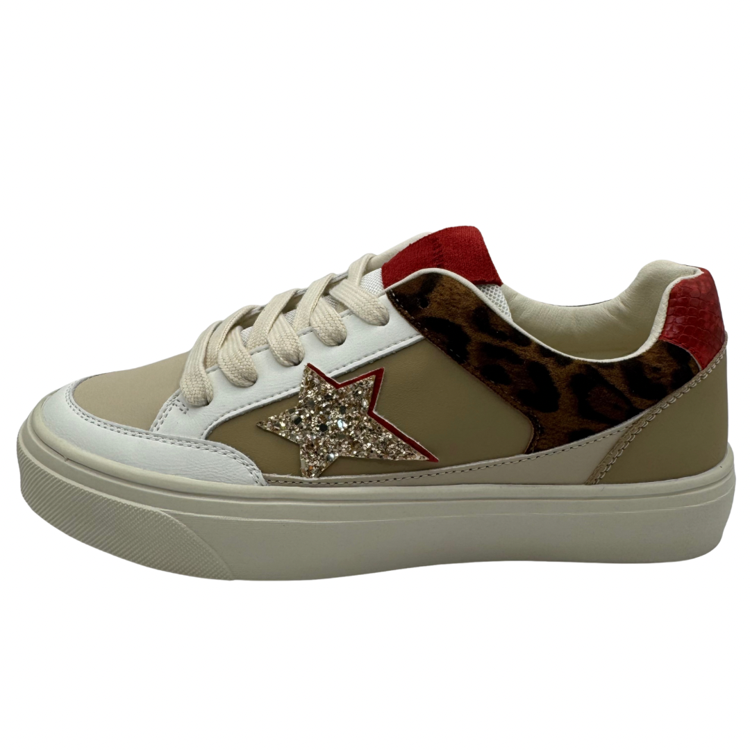 Drilleys Beige & White Trainers with Red Detail