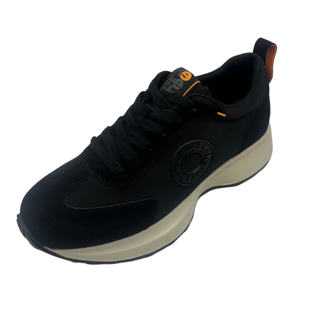 Refresh Black Wedged Trainer