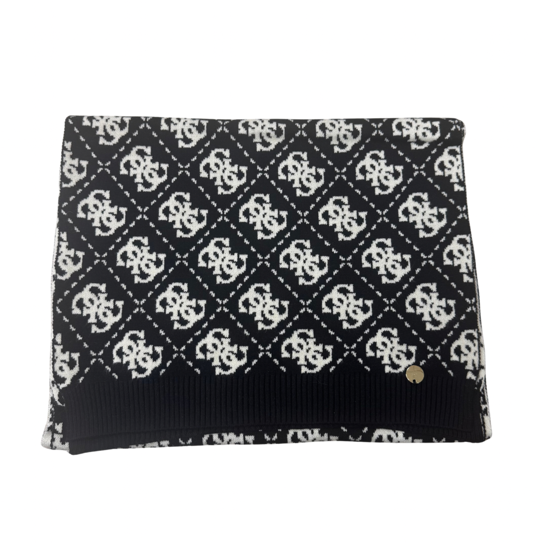 Guess Black Hat & Scarf Set